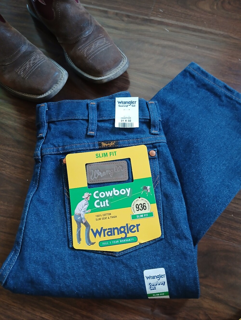 Wrangler 936 - 31 X 32 Cowboy Cut Slim Fit Dark Wash Blue Jeans